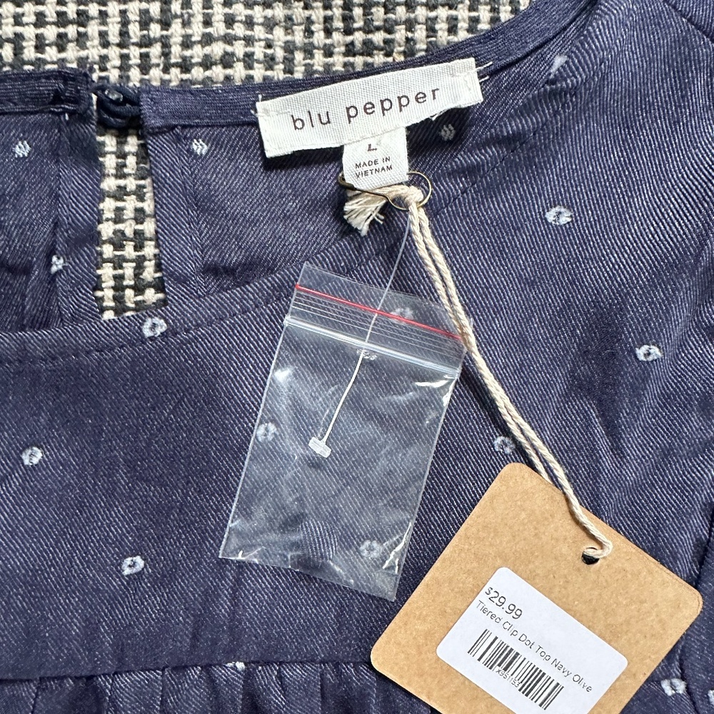 NWT - Blu Pepper - Tiered Clip Dot Top - Size L - Navy - Picture 4 of 14